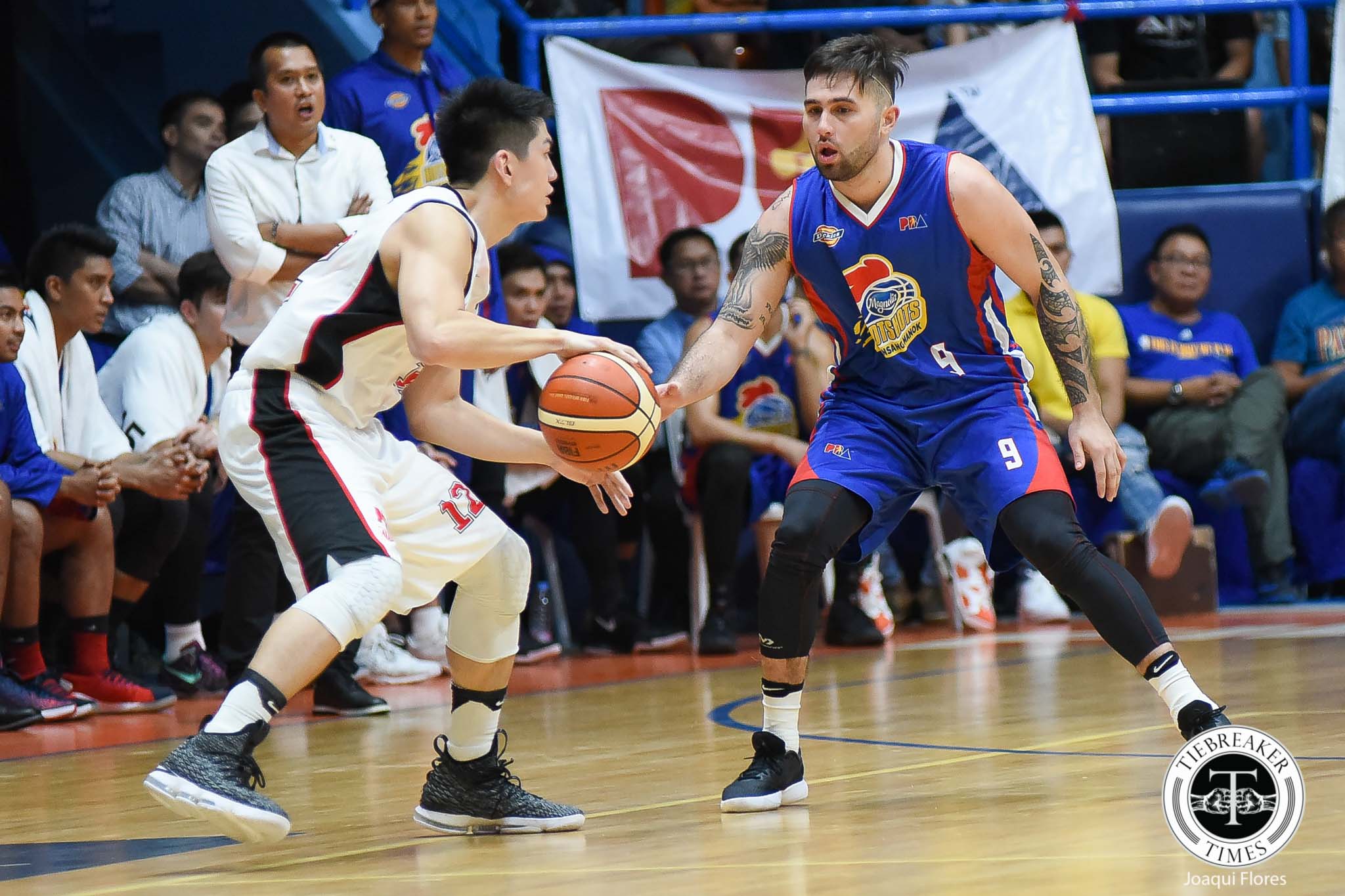 2018-PBA-Philippine-Cup-Magnolia-vs.-Alaska-Herndon-8511 Ailing Robbie Herndon wills self after surprise visit from father Basketball News PBA - philippine sports news