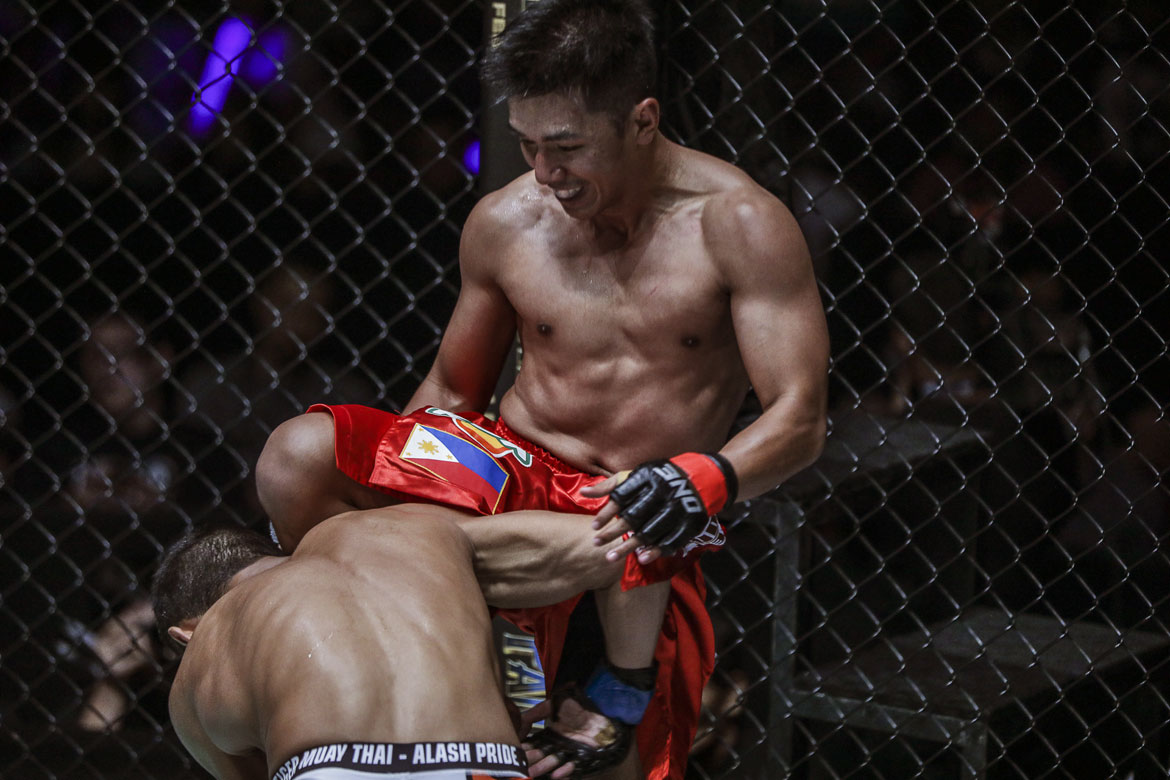 ONE-Global-Superheroes-Geje-Eustaquio-knee-to-Kairat-Akhmetov Geje Eustaquio moves on from Kairat Akhmetov, ready to unify Flyweight belts Mixed Martial Arts News ONE Championship  - philippine sports news
