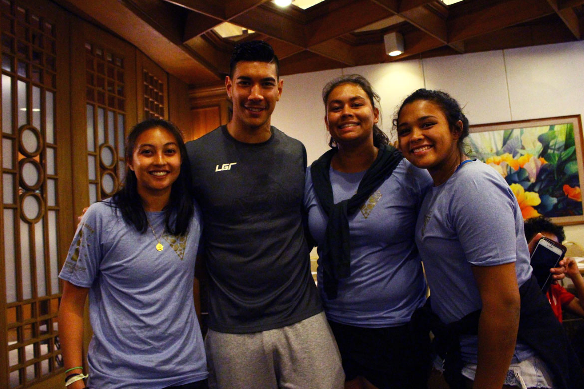 Azkals-x-Malditas-Goalkeepers Azkals, Malditas feast on a historic evening Football News Philippine Azkals Philippine Malditas - philippine sports news