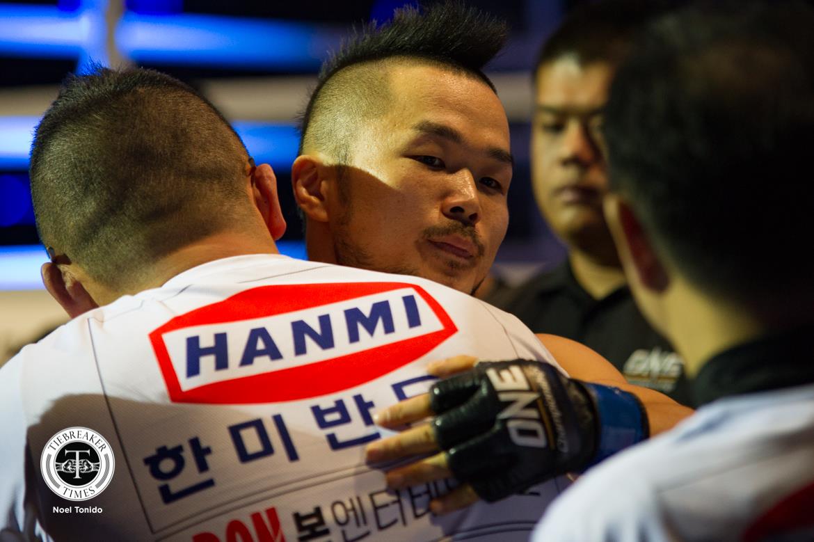 ONE-Heroes-of-Honor-Dae-Hwan-Kim-def-Masakazu-Imanari Honorio Banario frustrates Adrian Pang, stays unbeaten at lightweight Mixed Martial Arts News ONE Championship - philippine sports news