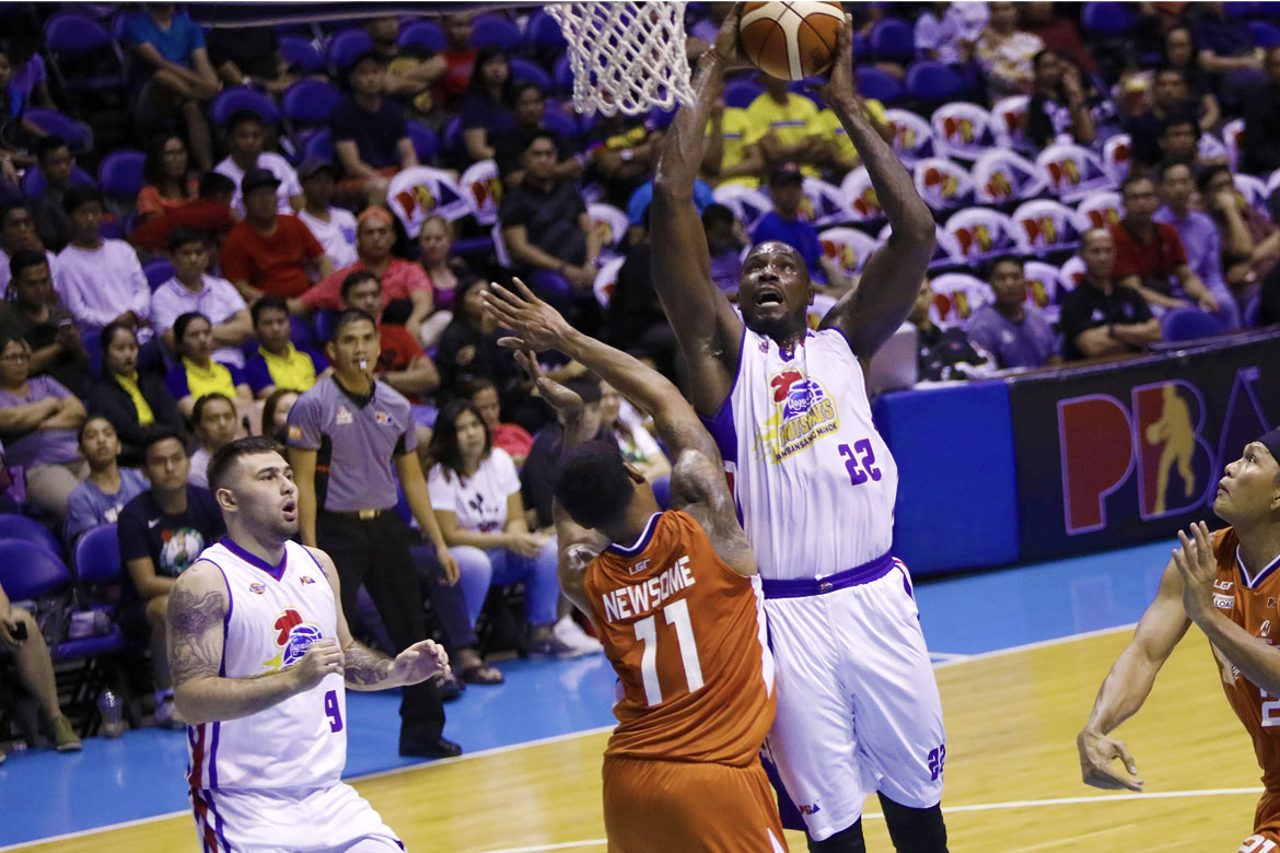 2018-pba-commissioners-cup—magnolia-def-meralco—vernon-macklin