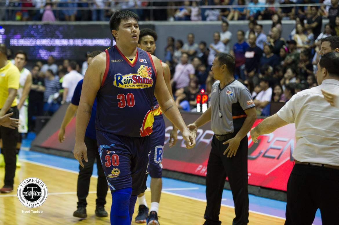 2018-pba-commissioners-cup-rain-or-shine-def-globalport-beau-belga Good friends Ryan Araña, Beau Belga provide comedic relief in tension-filled game Basketball News PBA - philippine sports news