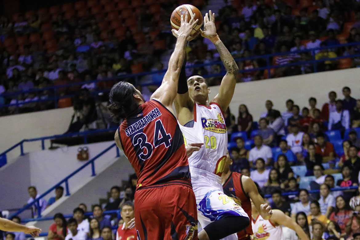 2018-pba-commissioners-cup—rain-or-shine-def-san-miguel—raymond-almazan