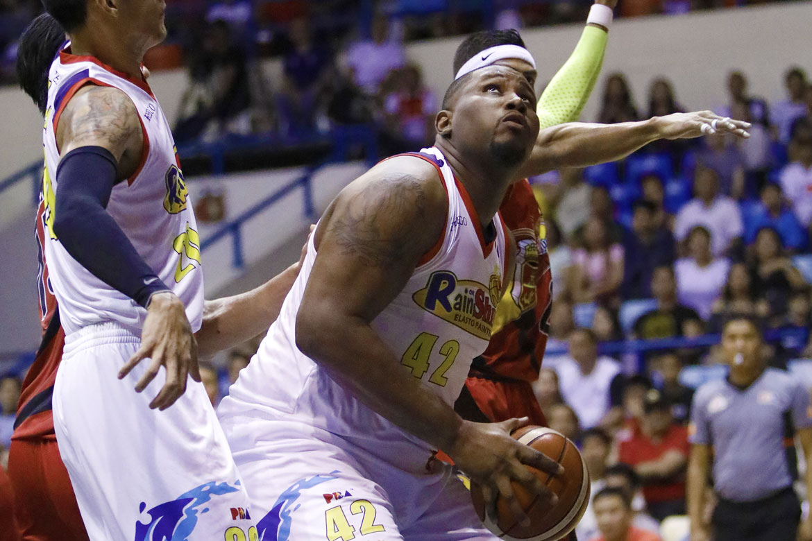 2018-pba-commissioners-cup—rain-or-shine-def-san-miguel—reggie-johnson