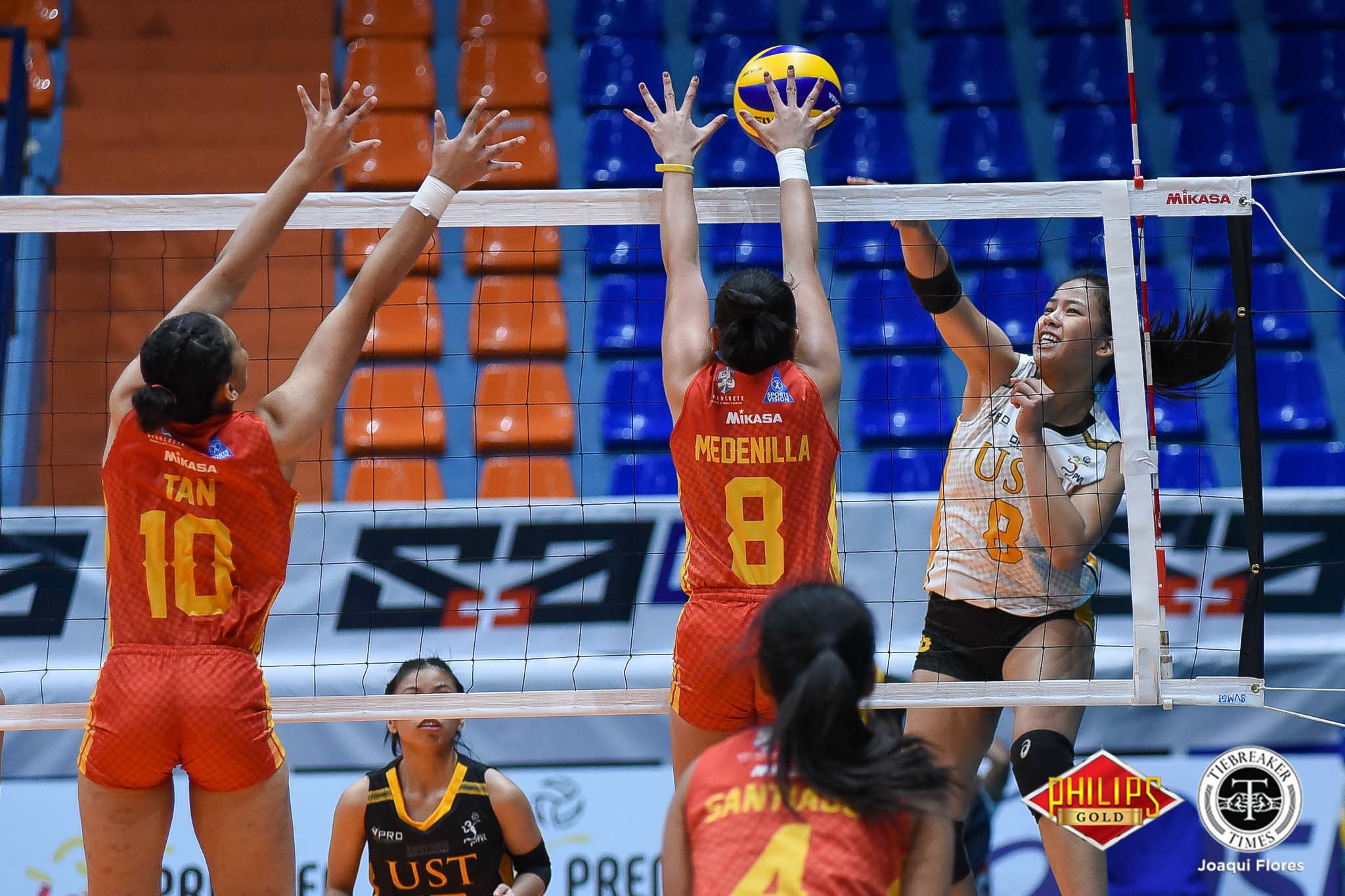 PVL-Collegiate-UST-vs.-SSCR-Laure-1564 Eya Laure finally a Golden Tigress News PVL UST Volleyball - philippine sports news
