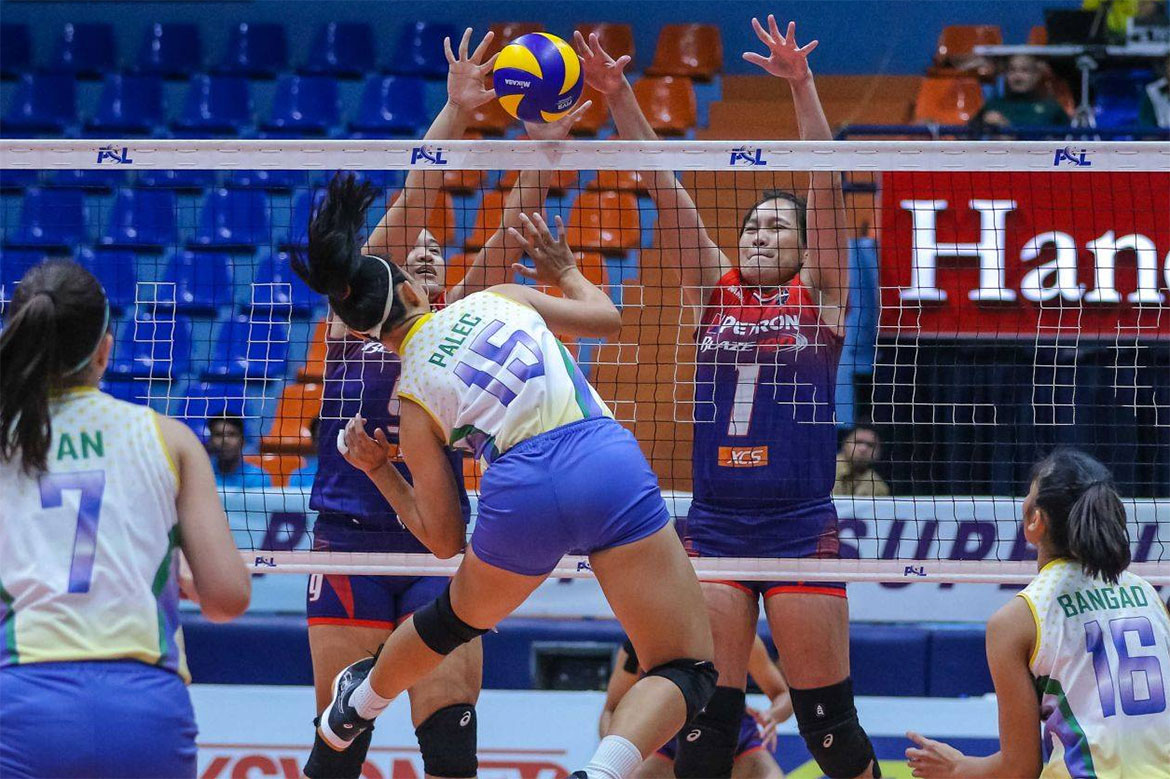 2018-psl-afc-petron-def-cocolife-ging-balse-block Ging Balse-Pabayo elated to reunite with fellow Tigresses as her career winds down News PSL Volleyball - philippine sports news