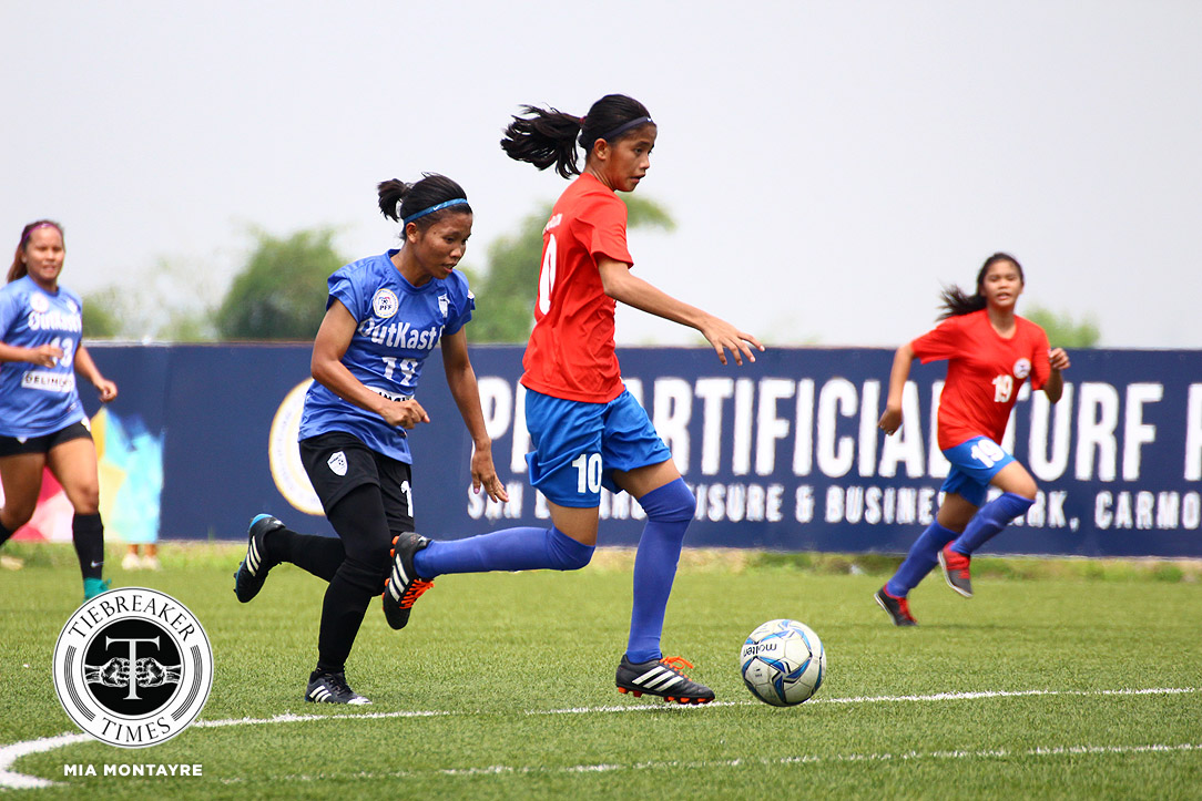 PFFWL-2018-M4-Tuloy-FC-def-OutKast-FC-Bandoja PFFWL Roundup: FEU tames UST; Tuloy FC's Isabella Bandoja breaks single-season goal record DLSU FEU Football News PFF Women's League UP UST - philippine sports news