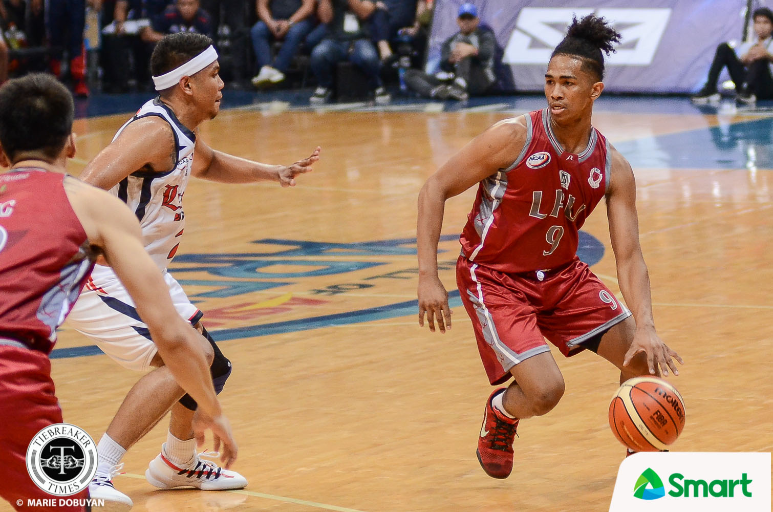 NCAA-LPU-vs-CSJL-David-9325 Lacking big men, 5-9 Reymar Caduyac wanted to guard 6-5 Larry Muyang Basketball LPU NCAA News - philippine sports news