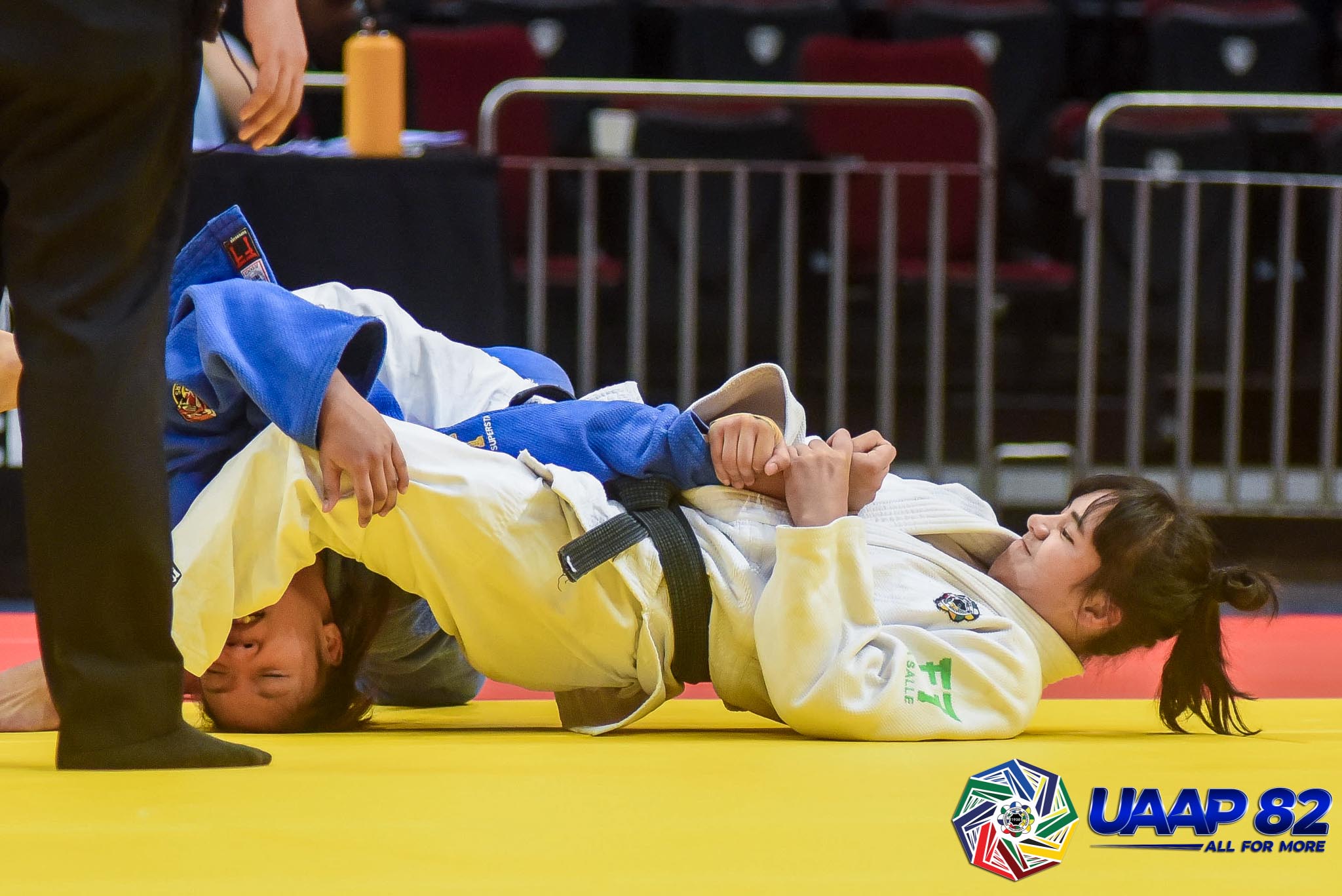 UAAP82-JUDO-SRS-57KG-WOMENS-4TH-PHOTO-WHITE-QUELINO-DLS-BLUE-DEVARAS-UST Sisters Jea, Leah Lopez lead UE Lady Warriors to Day 1 lead in UAAP Judo DLSU Judo News UAAP UE UP UST - philippine sports news