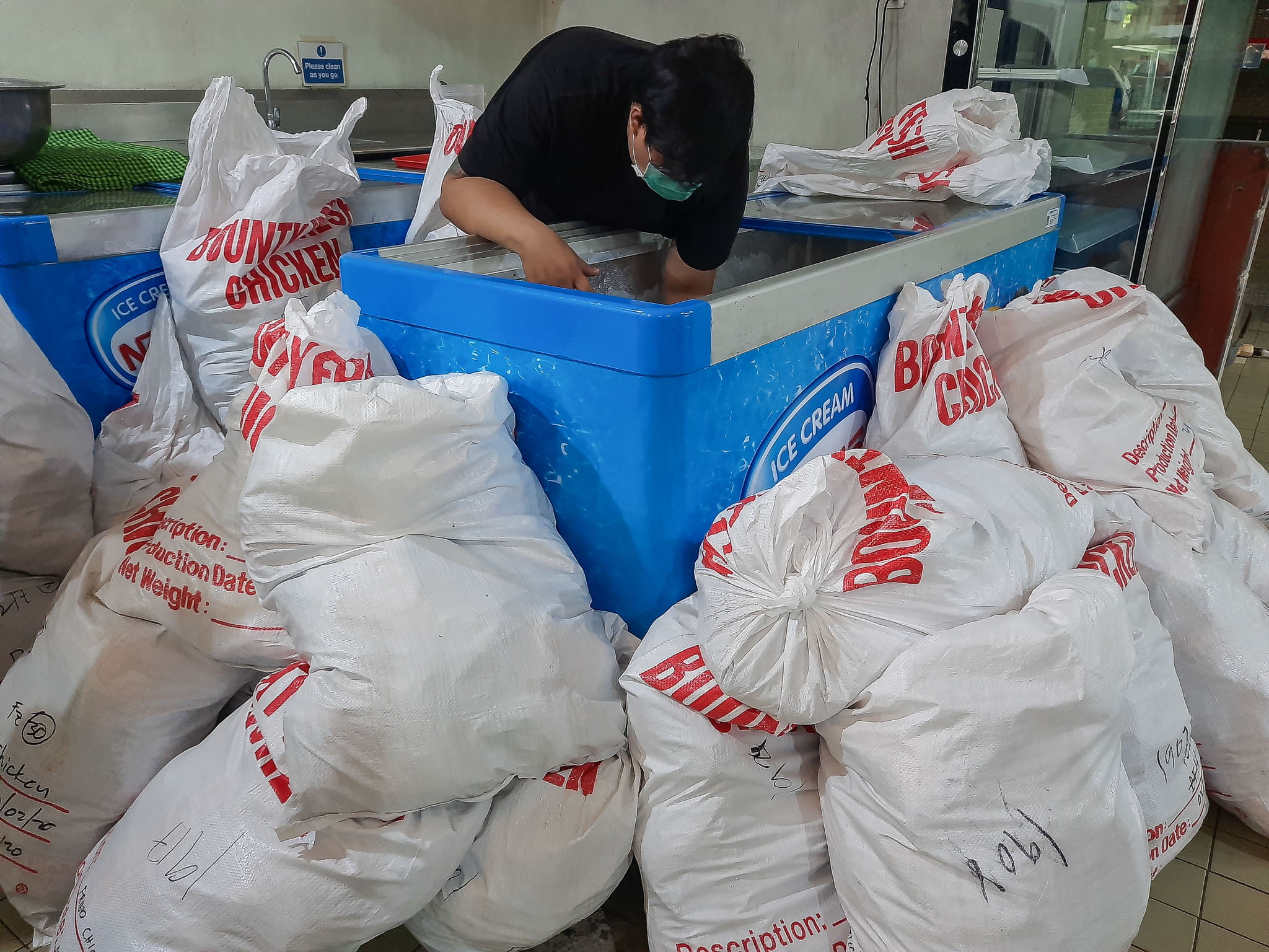 CTG-Covid-19-Food-Donation-UP-Diliman-103436 Ronald Mascariñas orders release of 100k kilos of chickens for COVID-19 frontliners Chooks-to-Go Pilipinas 3x3 News - philippine sports news