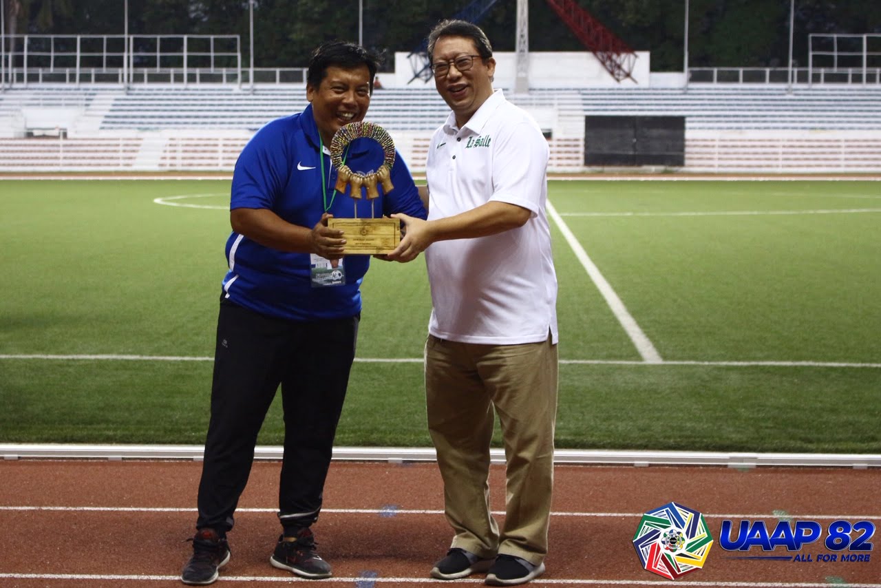 UAAP-82-BOY’S-FOOTBALL-Awarding-Fair-Play-Ateneo-Manlulo Bugas, Garciano share spotlight in UAAP 82 Boys' Football awardees ADMU DLSU FEU Football News NU UAAP - philippine sports news