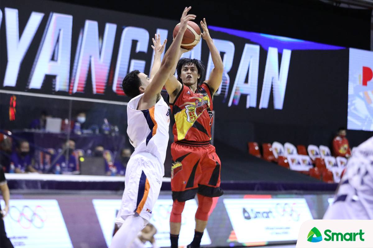 2021-pba-philippine-cup-san-miguel-vs-meralco-terrence-romeo Terrence Romeo says he heard 'a pop' after hurting knee Basketball News PBA - philippine sports news