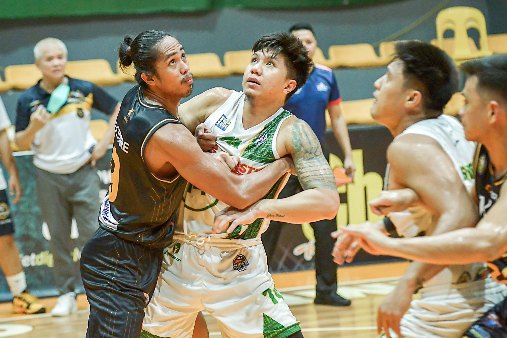 2021-Chooks-VisMin-Southern-Finals-G3-Mandaue-vs-Basilan-Rhaffy-Octobre-vs-Michael-Mabulac Mabulac, Bitoon have mixed emotions facing ex-team Basilan in MPBL Final Basketball MPBL News - philippine sports news