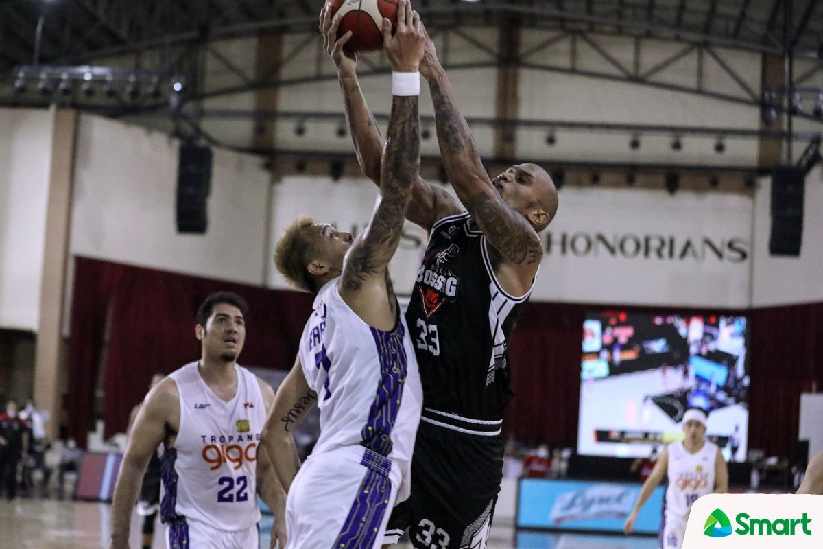2021-PBA-Philippine-Cup-TNT-vs-Blackwater-Kelly-Nabong Racela wishes he had more time to build Blackwater's house: 'Pero para kang binarena' Basketball News PBA - philippine sports news