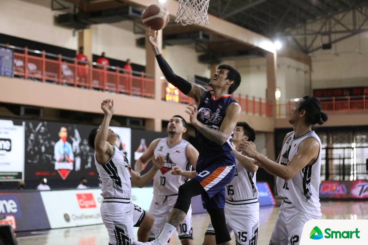 2021-pba-philippine-cup-blackwater-vs-meralco-raymond-almazan Blackwater to decide on Nash Racela's fate next week Basketball News PBA - philippine sports news