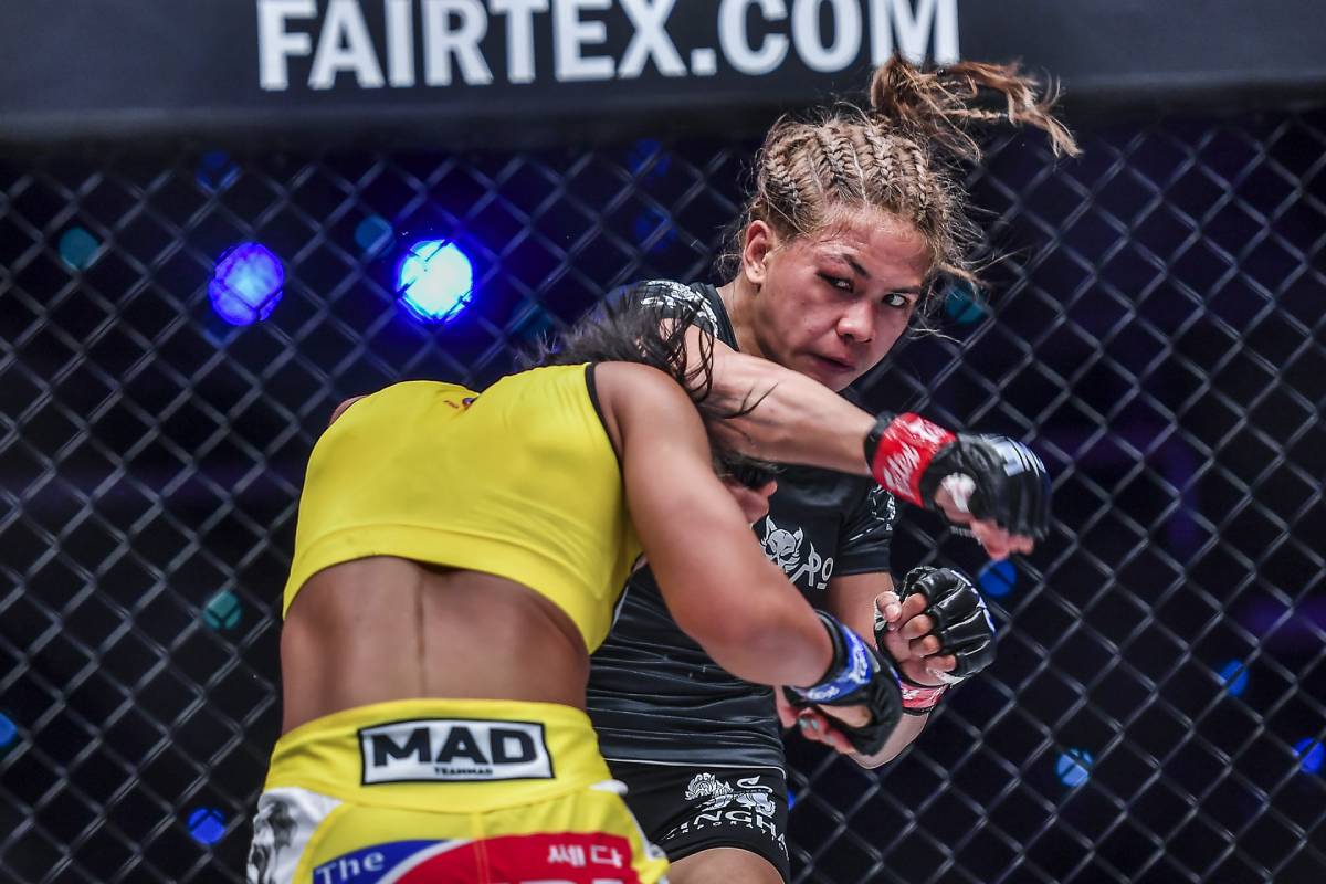 ONE-Empower-Ham-def-Zamboanga-punch Heartbroken Denice Zamboanga: 'I clearly won the fight unanimously' Mixed Martial Arts News ONE Championship - philippine sports news