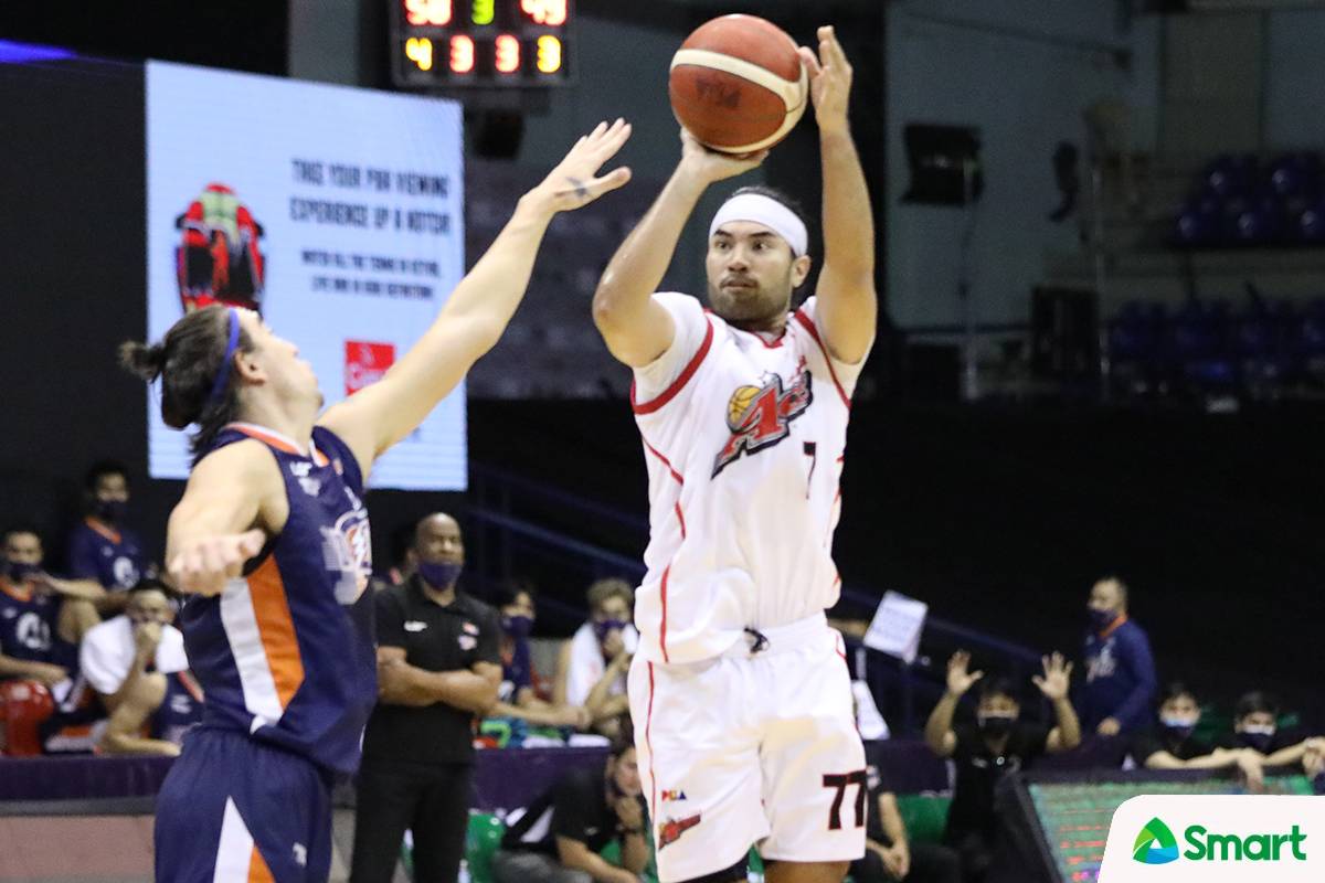 2021-PBA-Philippine-Cup-Alaska-vs-Meralco-Gab-Banal Banal opts to leave after being given one conference extension by Alaska Basketball News PBA - philippine sports news