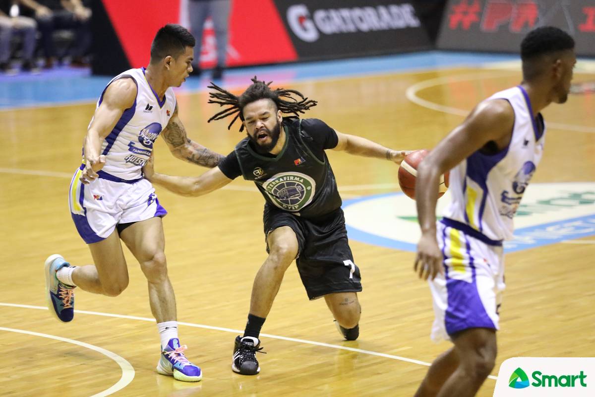 2021-22-PBA-Governors-Cup-Magnolia-vs-Terrafirma-Justin-Melton Melton, Daquioag switch places a day before Christmas Basketball News PBA - philippine sports news