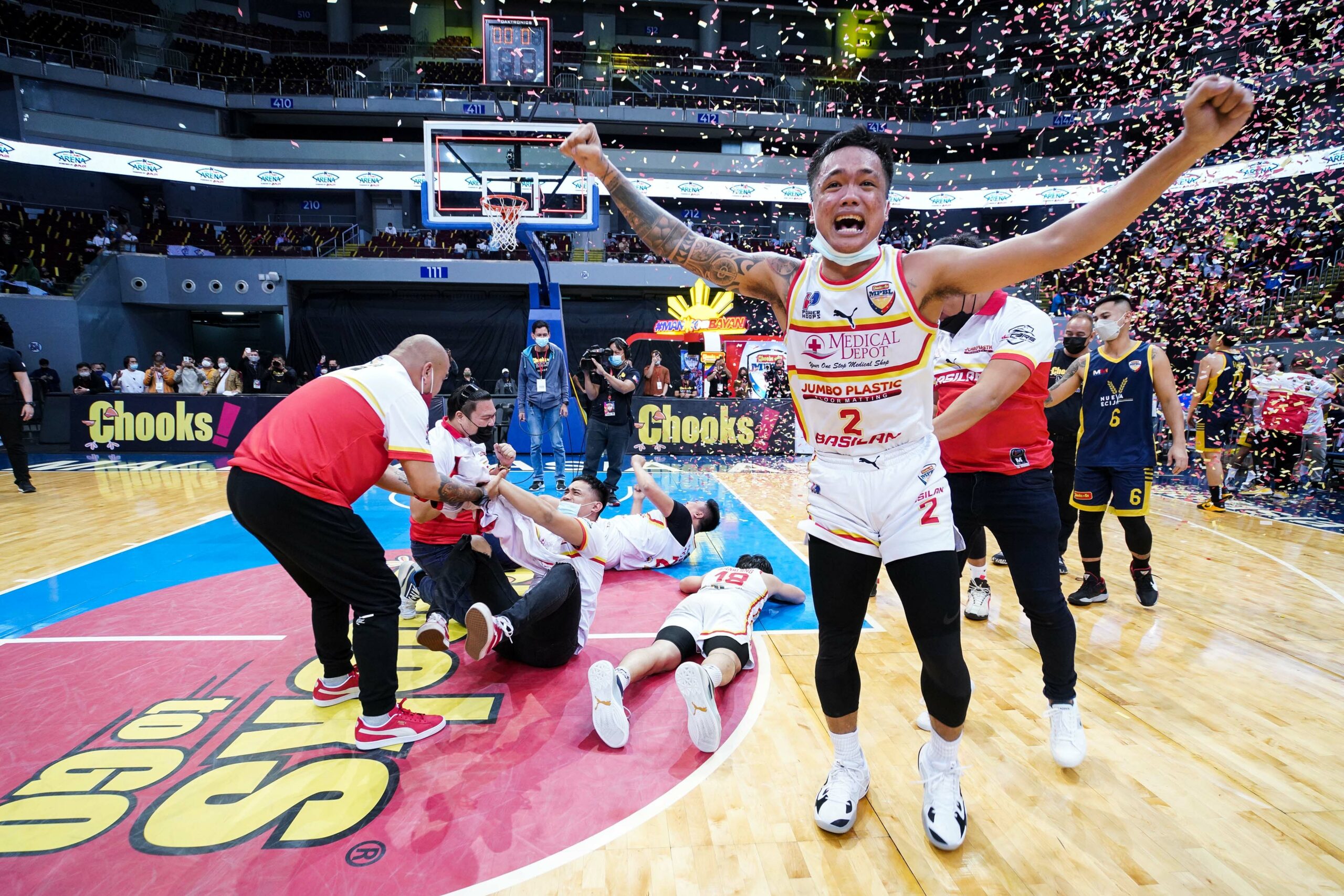 2021-Chooks-MPBL-Basilan-vs-Nueva-Ecija-Encho-Serrano-scaled Encho Serrano leaves PBA's Phoenix, set to sign with MPBL's Pampanga Basketball MPBL News PBA - philippine sports news