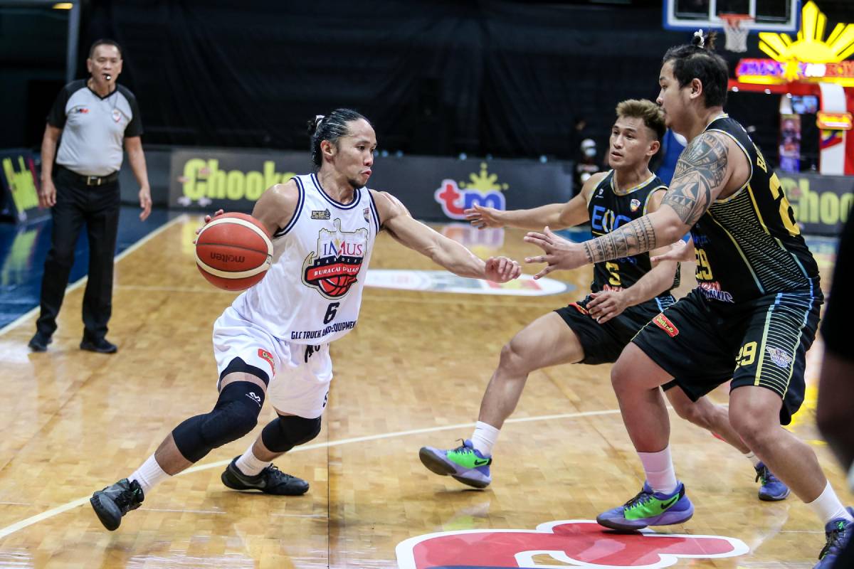 2021-Chooks-MPBL-Imus-vs-Mindoro-Ian-Melencio MPBL: Imus earns emotional win vs Mindoro as coach faints late in the game Basketball MPBL News - philippine sports news