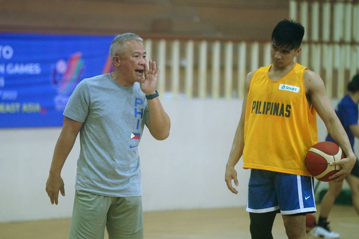 2021-SEA-Games-5-on-5-basketball-Chot-Reyes-x-Kiefer-Ravena Captain Kiefer steadies Gilas ship amid turbulent times 2021 FIBA Asia Cup Basketball Gilas Pilipinas News - philippine sports news