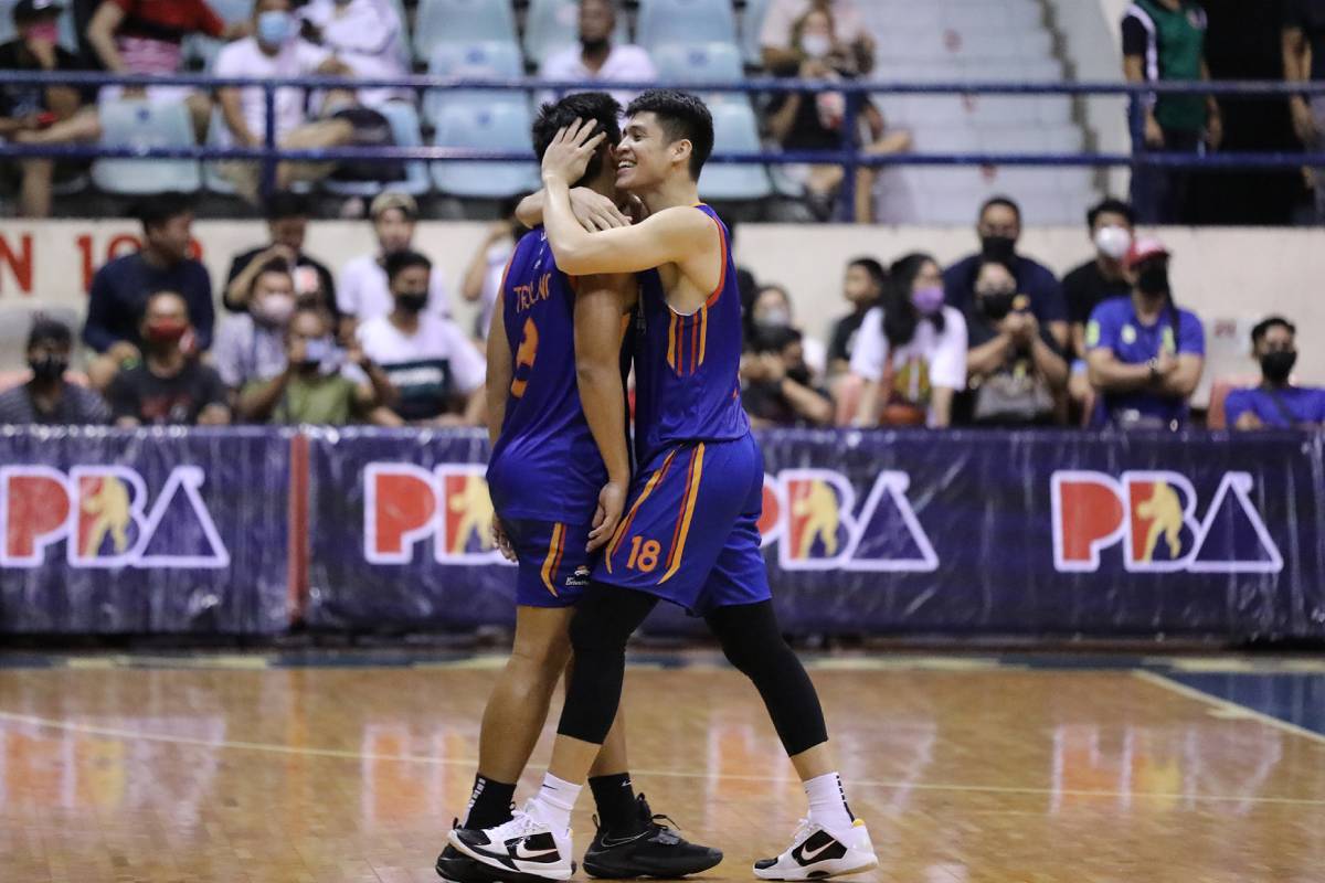 2022-PBA-Philippine-Cup-NLEX-vs-TNT-Don-Trollano-with-CALVIN-Oftana Trollano admits last shot vs TNT wasn't designed for him: 'Inangkin ko na' Basketball News PBA - philippine sports news
