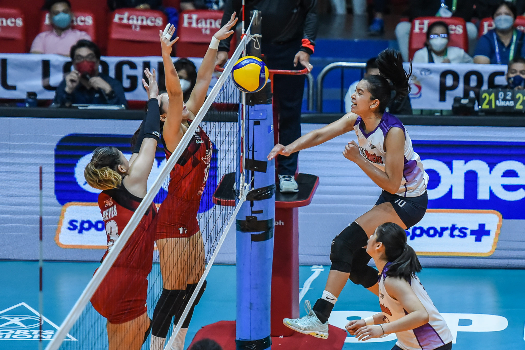 2022-PVL-Invitational-Choco-Mucho-vs.-PLDT-Kat-Tolentino-5264 PVL: Choco Mucho outlasts PLDT in thriller, stays alive News PVL Volleyball - philippine sports news