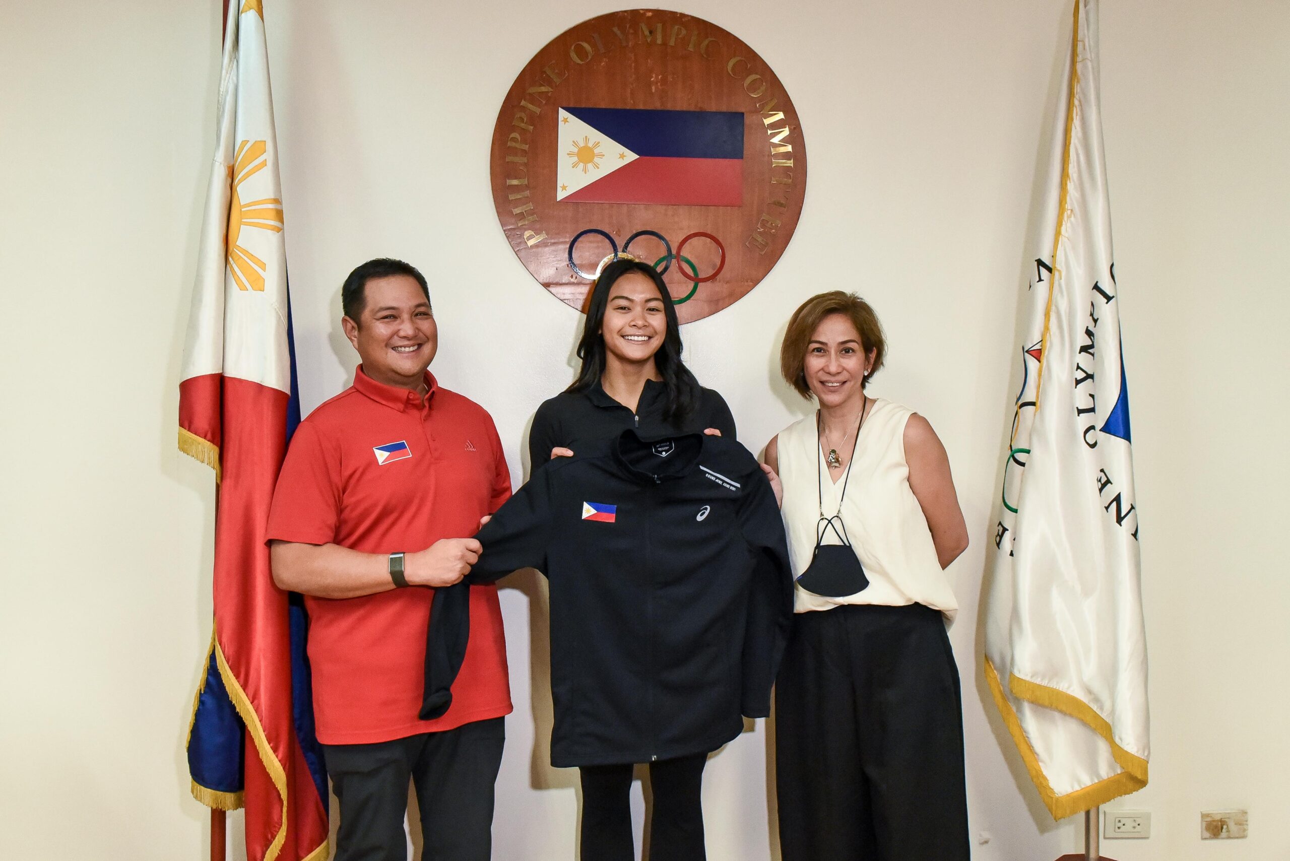 POC-Deputy-Secretary-General-Bones-Floro-Kayla-Sanchez-PSI-President-Lailani-Velasco-1-scaled World Aquatics approves Kayla Sanchez's switch to PH 2022 Asian Games News POC/PSC Swimming - philippine sports news
