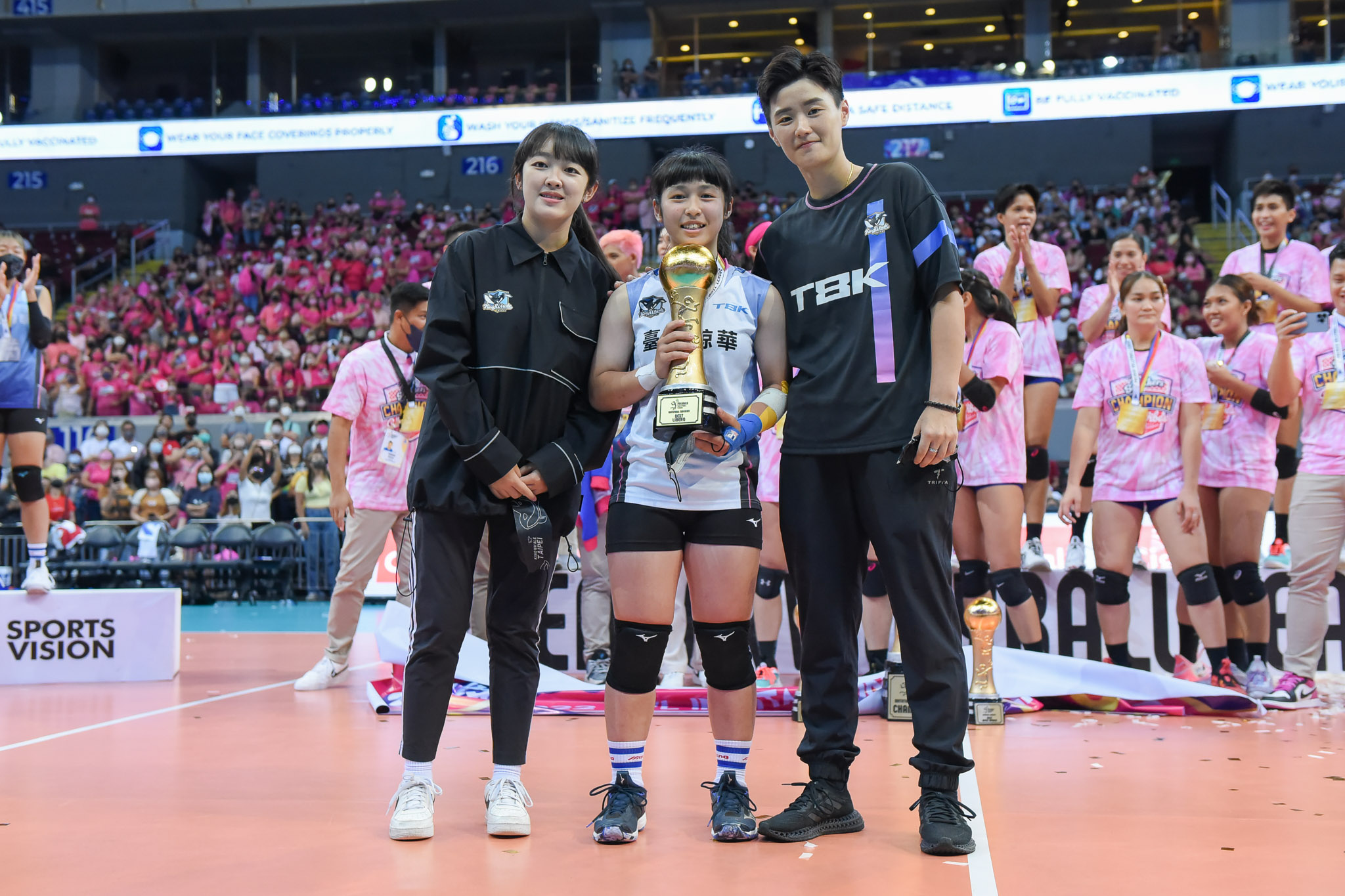 PVL-2022-Invitational-Creamline-vs.-Kingwhale-Finals-Qiu-Shi-Qing-3519 Tots Carlos bags second straight PVL MVP crown News PVL Volleyball - philippine sports news