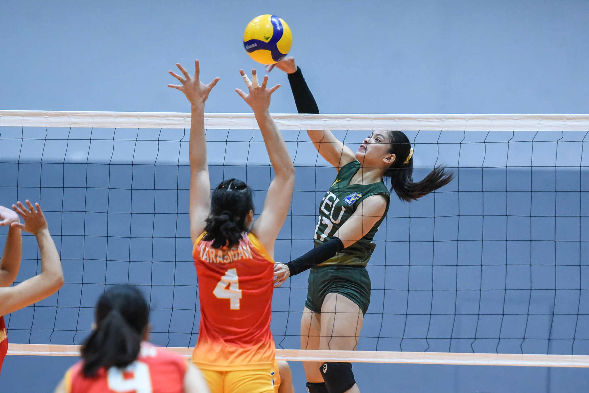 V-League-2022-FEU-vs.-SSCR-Barbie-Jamili-2444 Barbie Jamili brings more than just scoring to FEU, says Salak FEU News V-League Volleyball - philippine sports news