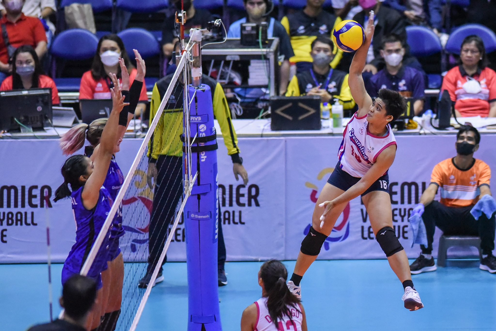PVL-Reinforced-2022-Creamline-vs.-Army-Tots-Carlos-8001-1 Tots Carlos makes most of limited playing time with Creamline News PVL Volleyball - philippine sports news