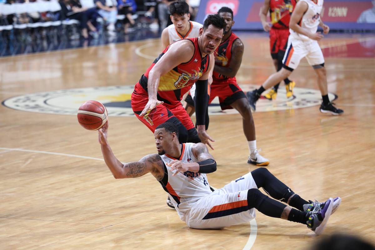 2022-PBA-Commissioners-Cup-San-Miguel-vs-Meralco-June-Mar-Fajardo Norman Black hopes Meralco brass brings back KJ McDaniels for Govs' Cup Basketball News PBA - philippine sports news