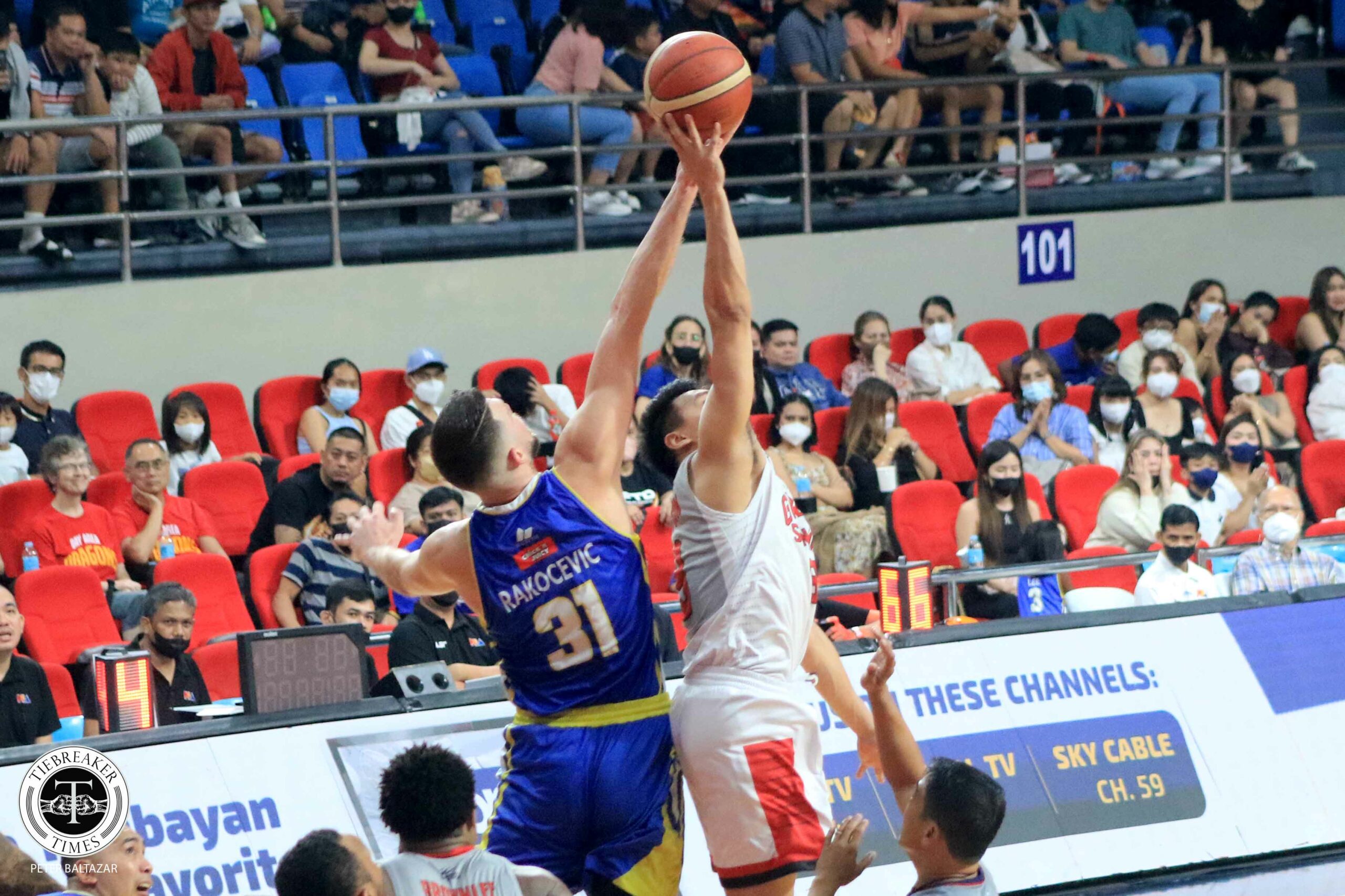 2022-PBA-Commissioners-Cup-Semis-Magnolia-vs-Ginebra-Nick-Rakocevic-vs-Scottie-Thompson-scaled Rakocevic fulfills promise to keep cool in Game 2 Basketball News PBA - philippine sports news