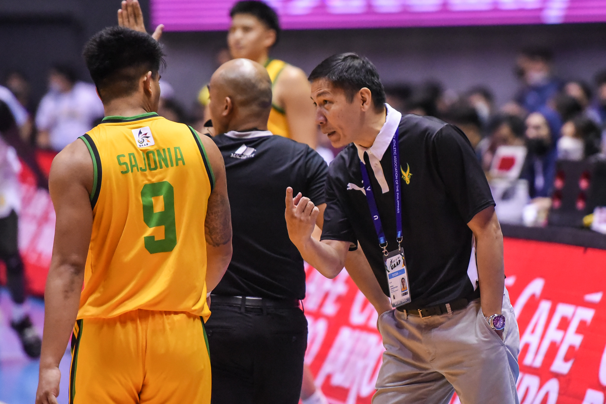UAAP-85-MBB-FEU-vs.-UST-Olsen-Racela-7716 Olsen Racela steps down as FEU head coach Basketball FEU News UAAP - philippine sports news