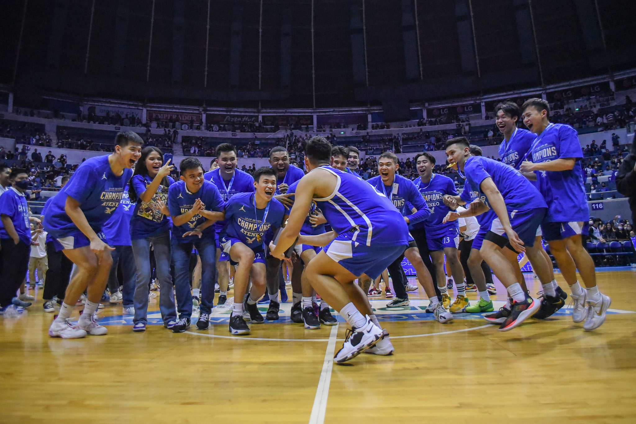 UAAP-85-MBB-Finals-G3-ADMU-vs.-UP-BJ-Andrade-1652 Tab Baldwin signs three-year extension to stay with Ateneo ADMU Basketball News UAAP - philippine sports news