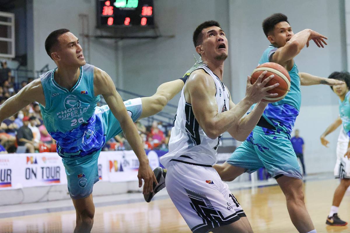 2023-PBA-on-Tour-Phoenix-vs-Blackwater-Troy-Rosario Troy Rosario finds PBA On Tour's physicality beneficial in his comeback journey Basketball News PBA - philippine sports news