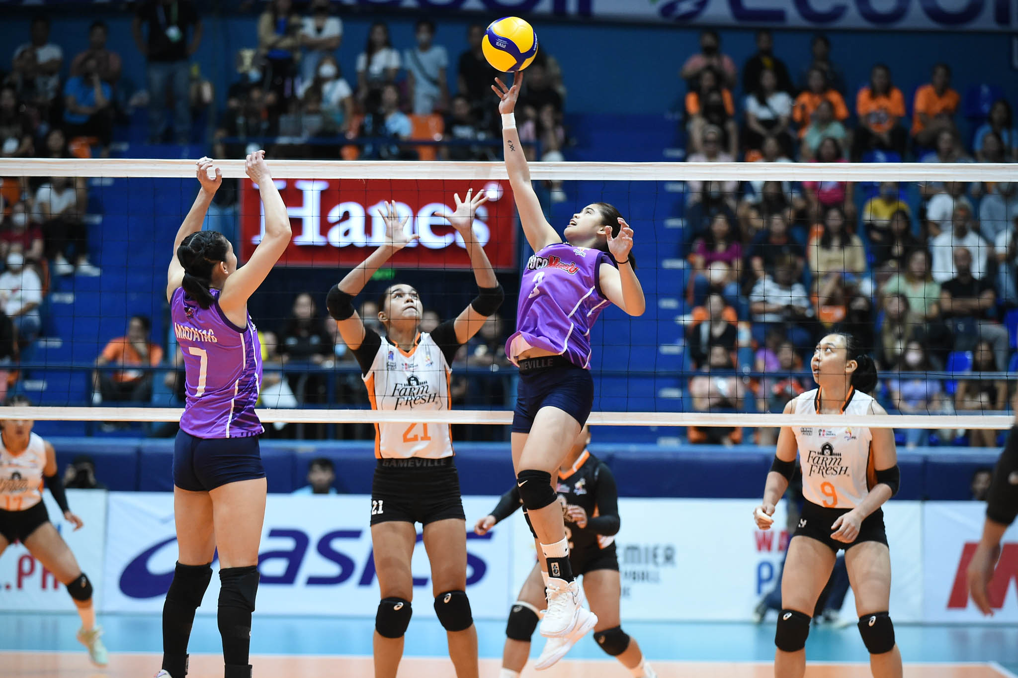 PVL-Invitational-2023-Choco-Mucho-vs.-Farm-Fresh-Deanna-Wong Cebu roots makes Rondina, Wong connect much easier News PVL Volleyball - philippine sports news