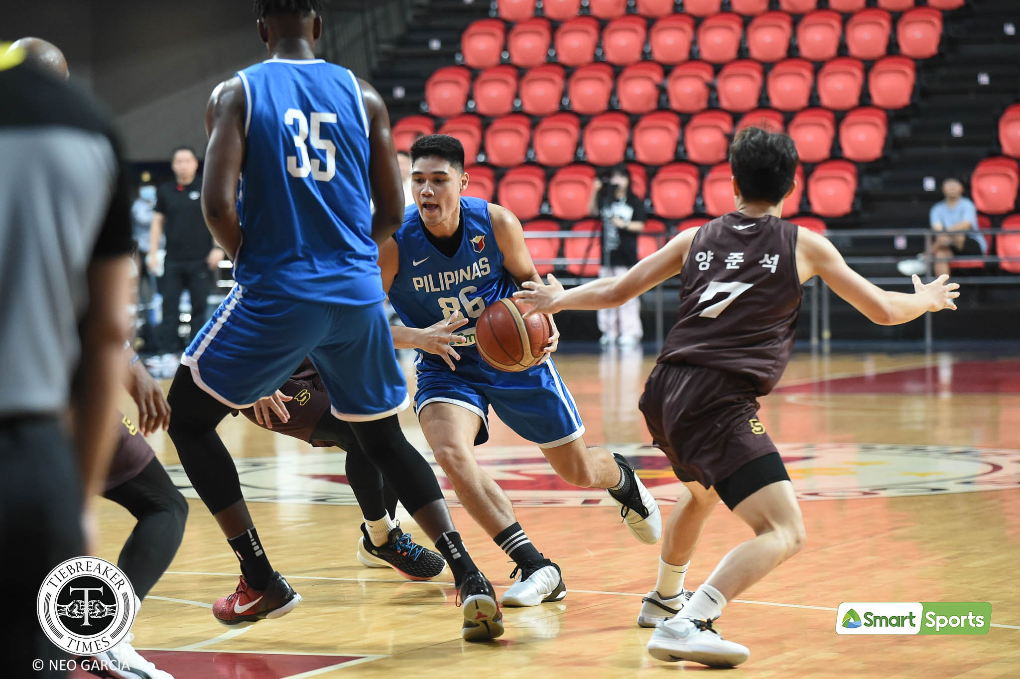 Gilas-vs.-Sakers-Arvin-Tolentino Arvin Tolentino relishes return to Tim Cone's system 19th Asian Games Basketball Gilas Pilipinas News - philippine sports news