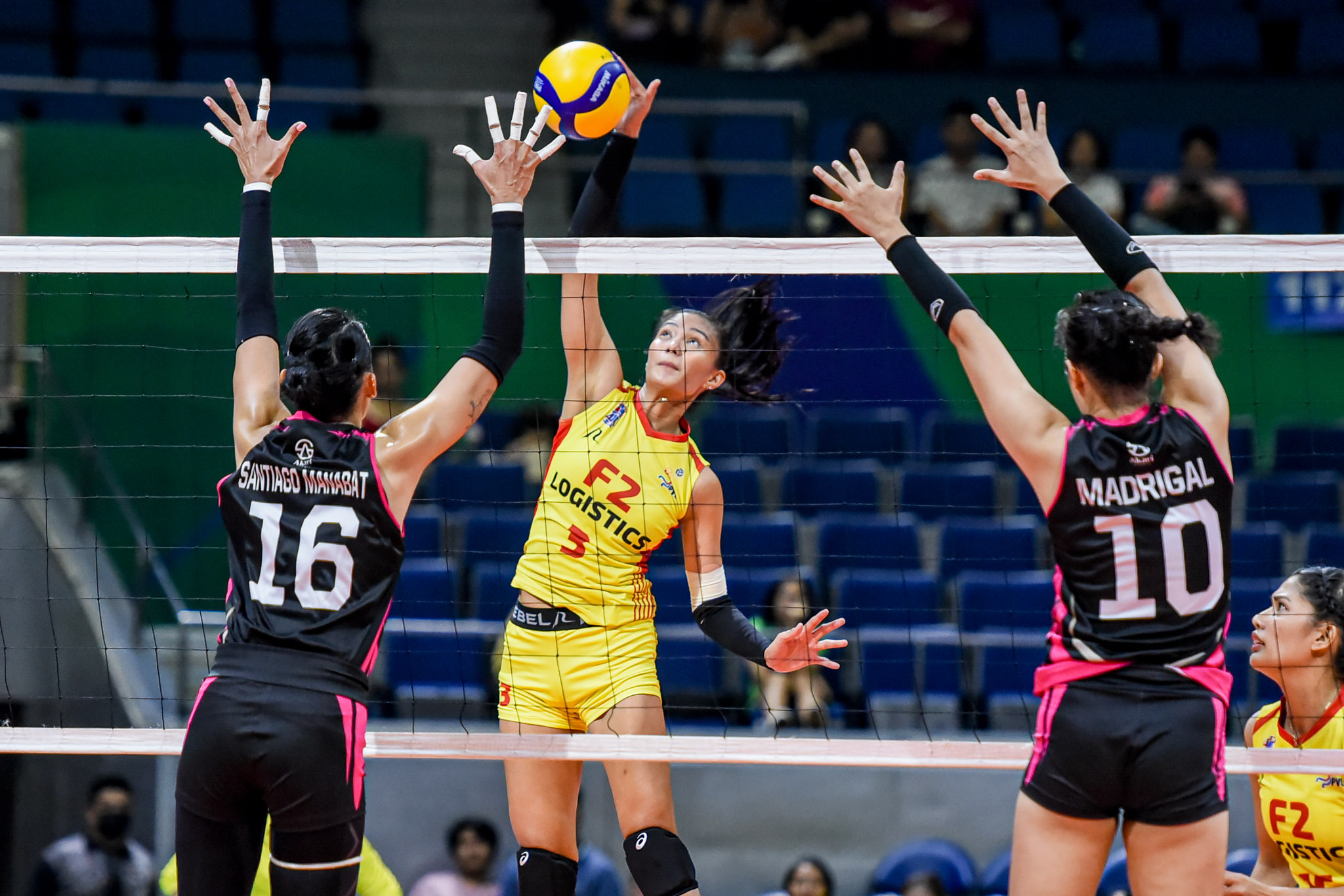 PVL-AFC-F2-vs.-Akari-Ivy-Lacsina-6092 Ivy Lacsina not minding another position change, only being F2's leader matters News PVL Volleyball - philippine sports news