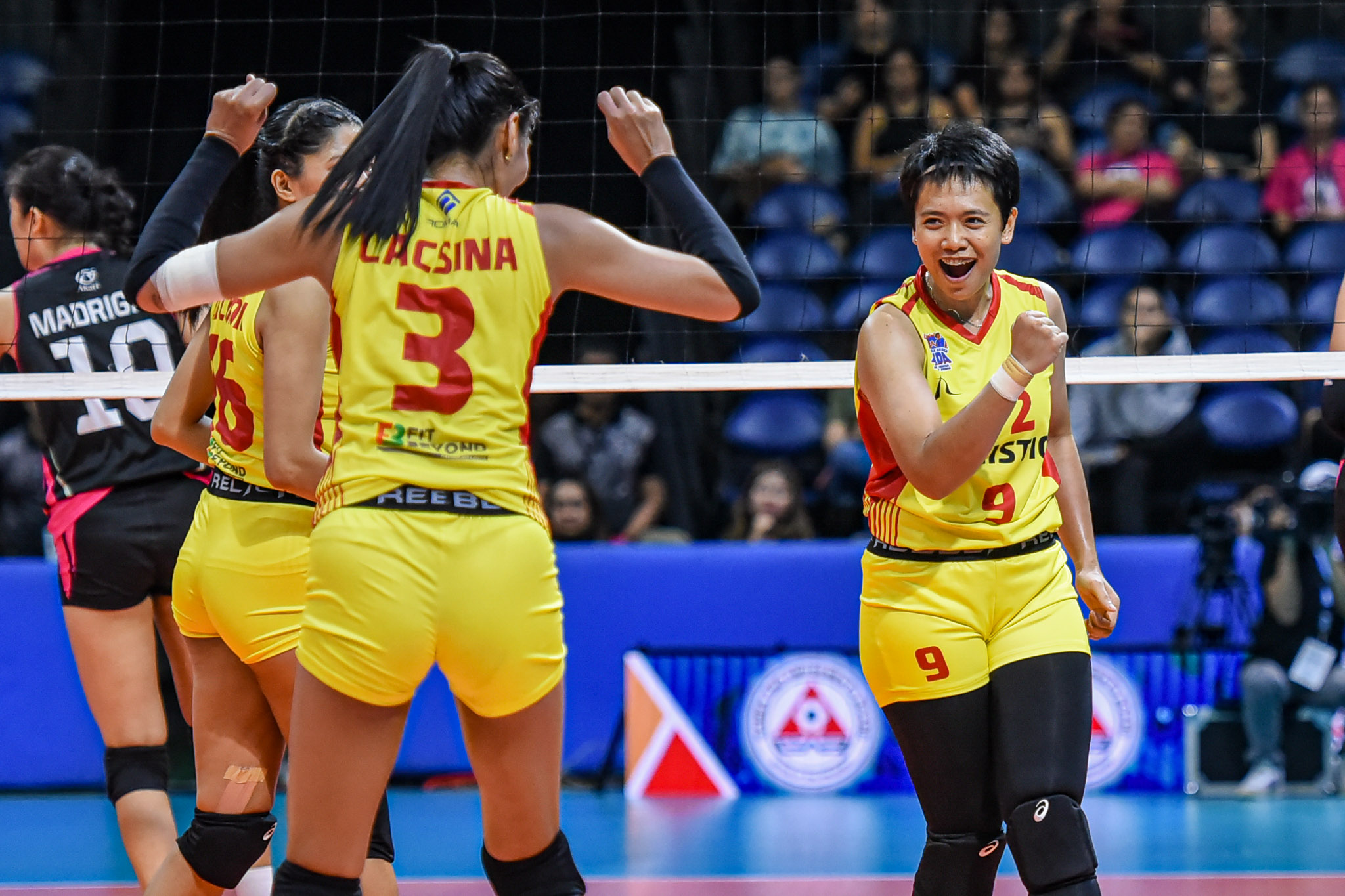 PVL-AFC-F2-vs.-Akari-Kim-Fajardo-6305 Ivy Lacsina not minding another position change, only being F2's leader matters News PVL Volleyball - philippine sports news