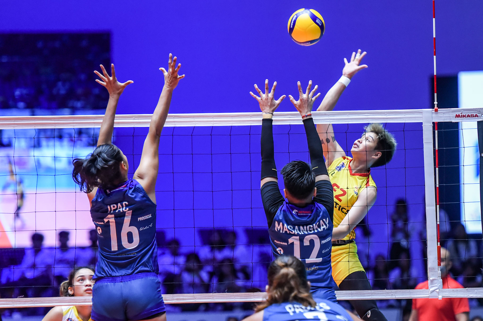 PVL-AFC-F2-vs.-Galeries-Ara-Galang-0133 Ara Galang repays Candon cheers by putting on a show News PVL Volleyball - philippine sports news
