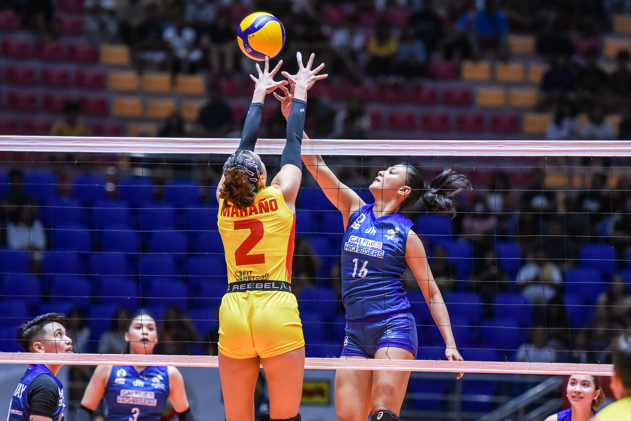 PVL-AFC-F2-vs.-Galeries-Julia-Ipac-0349 PVL: F2 trumps Galeries in 3, forges four-way tie at 4th News PVL Volleyball - philippine sports news