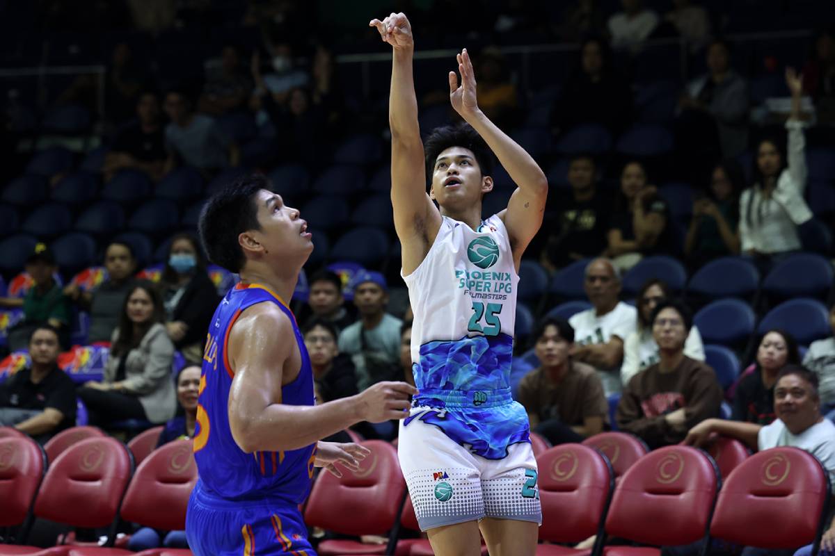 2023-24-PBA-Commissioners-Cup-NLEX-vs-Phoenix-Ricci-Rivero Ricci Rivero critical of debut performance despite key role in Phoenix win Basketball News PBA - philippine sports news