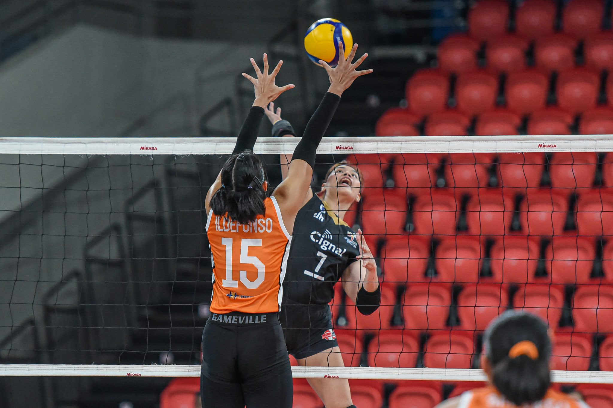 PVL-AFC-Cignal-vs.-Farm-Fresh-Ces-Molina-6968 'Young and aggressive' Foxies earn praise from Ces Molina News PVL Volleyball - philippine sports news