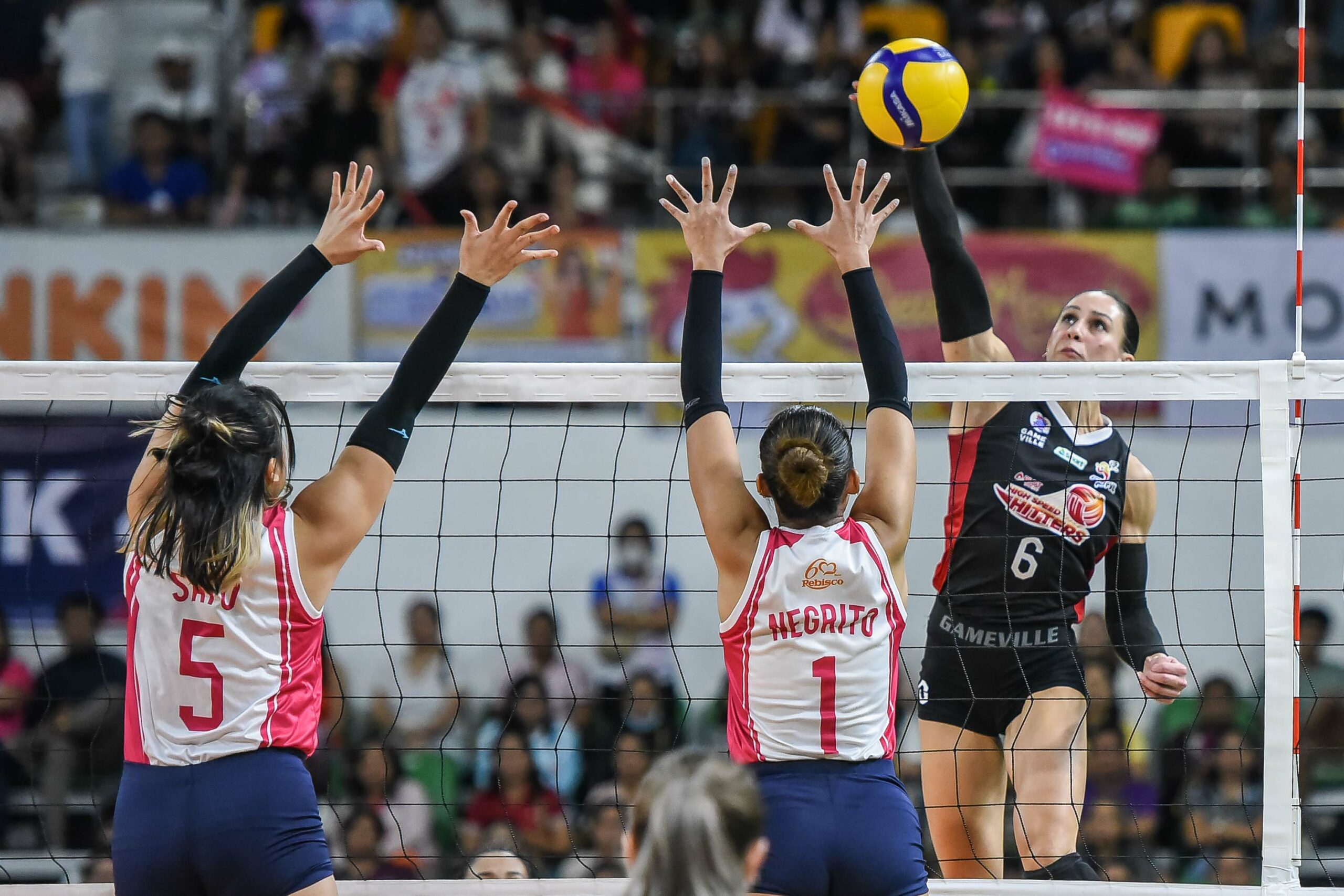 PVL-On-Tour-CDO-PLDT-vs.-Creamline-Savannah-Davison-5014-scaled PVL: Alyssa Valdez rebounds as Creamline rips PLDT, goes 7-0 News PVL Volleyball - philippine sports news