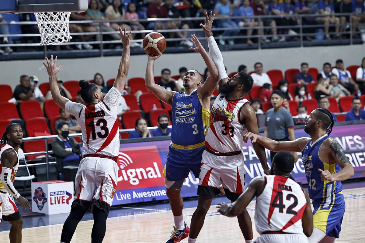 2023-24-PBA-Commissioners-Cup-Magnolia-vs-San-Miguel-Paul-Lee In pursuit of PBA glory, Victolero's singular wish - stay healthy Basketball News PBA - philippine sports news