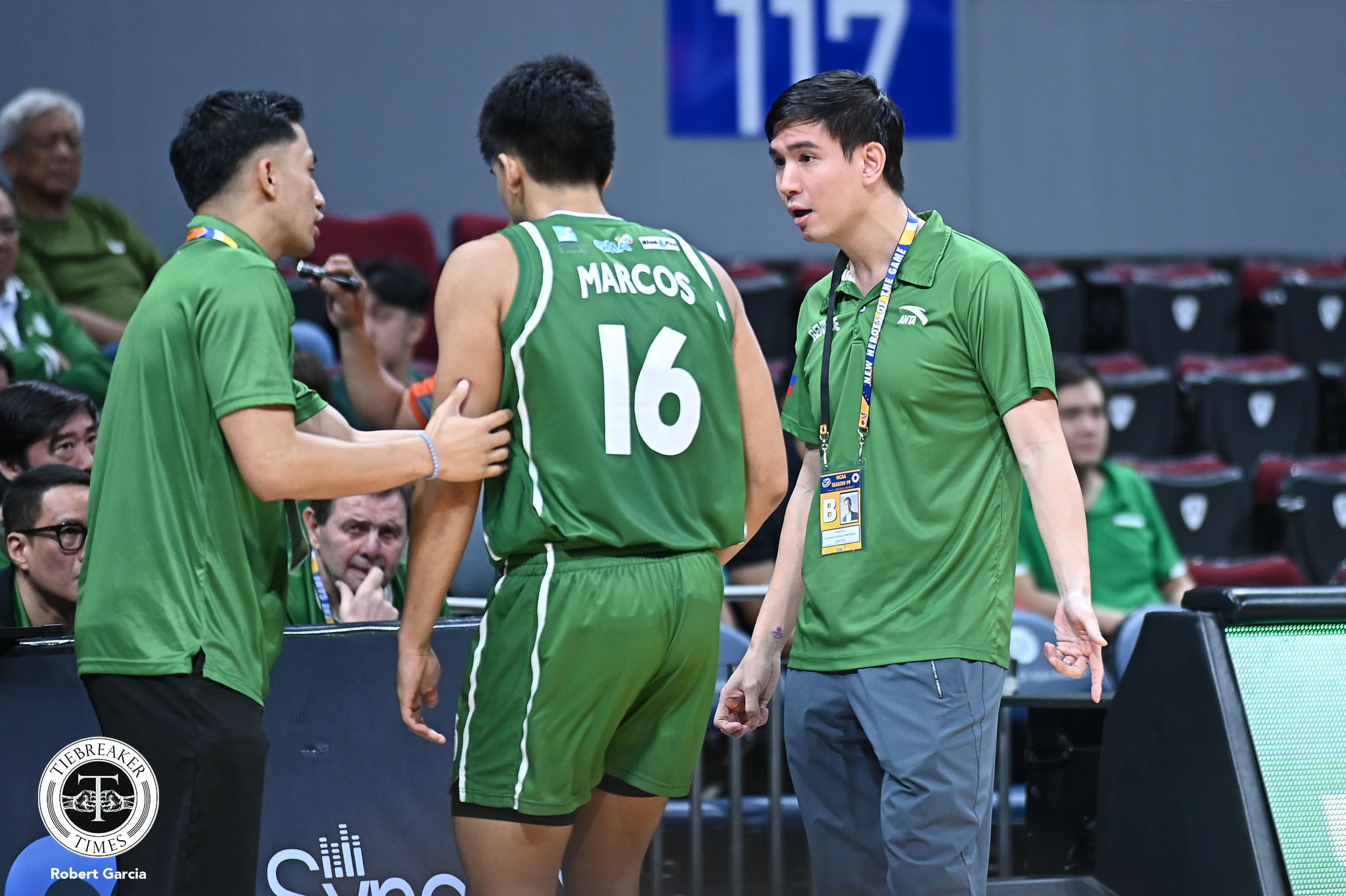 NCAA-99-F4-CSB-vs.-MU-Charles-Tiu-3 Though Charles Tiu takes blame for failed campaign, Benilde seniors fail to show up in Final Four Basketball CSB NCAA News - philippine sports news