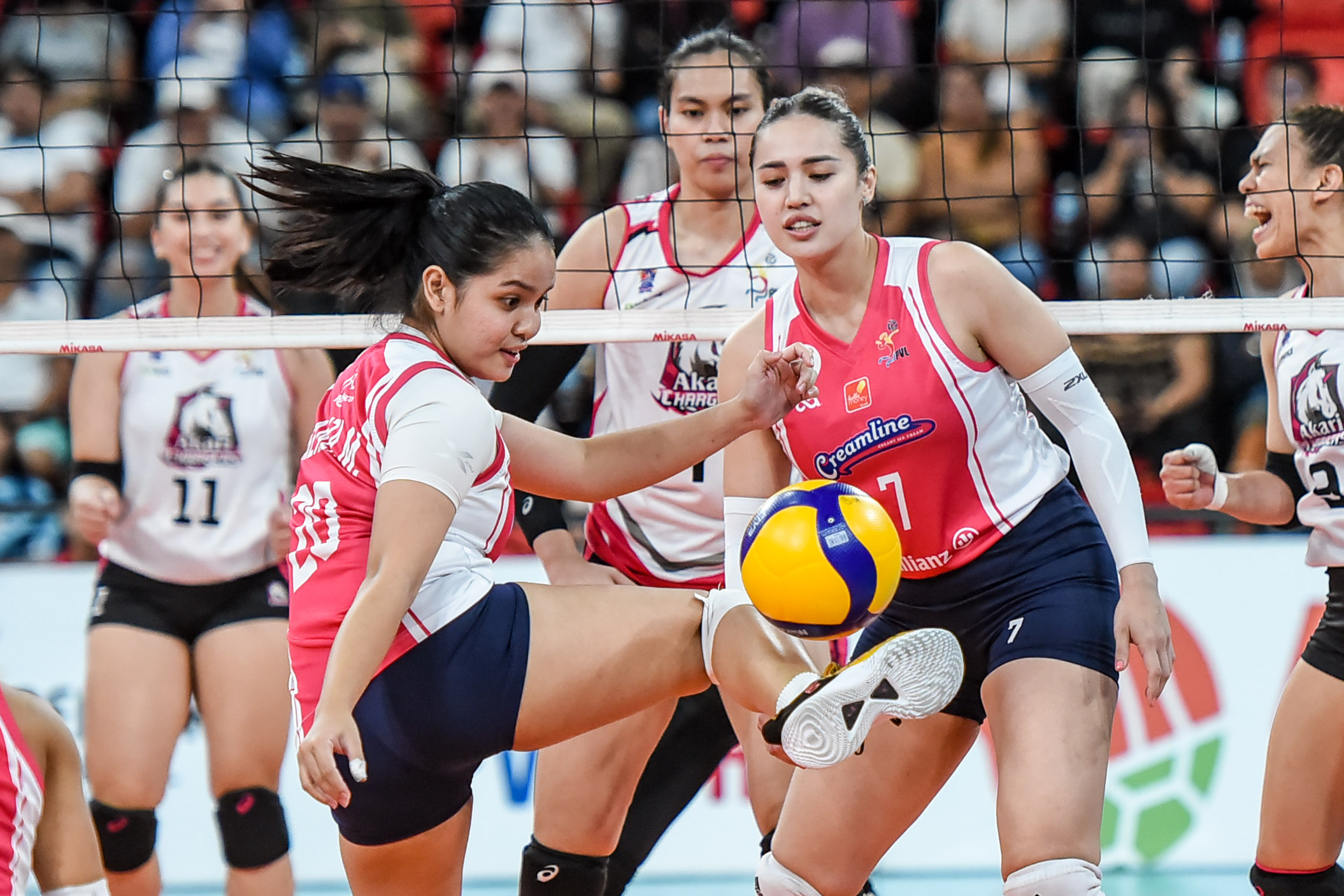 PVL-AFC-Creamline-vs.-Akari-Mafe-Galanza-6477 Jema Galanza proud to see sis Mafe deliver in first Finals News PVL Volleyball - philippine sports news