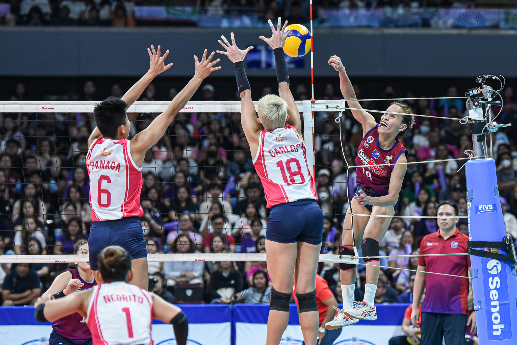 PVL-AFC-Finals-Creamline-vs.-Choco-Mucho-Sisi-Rondina-0316 PVL: Creamline extends mastery over Choco Mucho to 10, moves on cusp of perfect conference News PVL Volleyball - philippine sports news