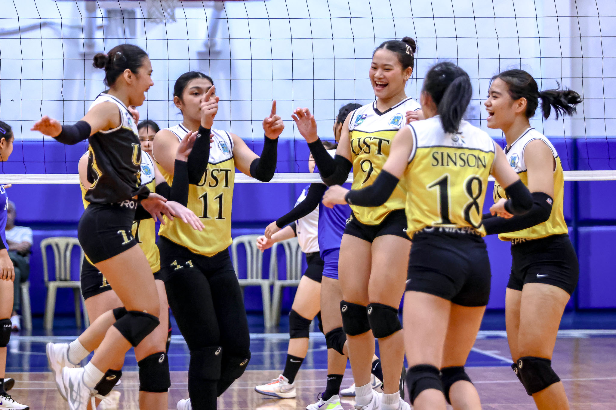 UAAP-86-HSVB-Girls-UST-vs-ADMU-UST UAAP 86 HSVB: FEU-D, UST dump foes, keep pace with Adamson in girls' volley ADMU DLSU FEU News UAAP UE UST Volleyball - philippine sports news
